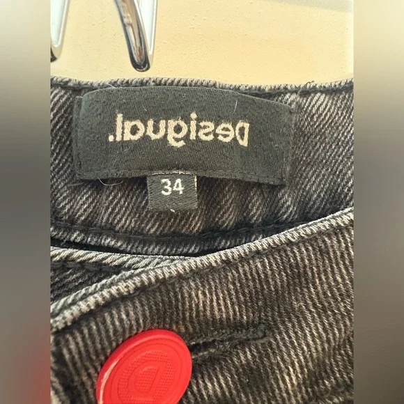 Desigual Women's Black Mickey Mouse Print Jeans Straight Leg Raw Hem SZ 34